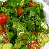レタスキュウリトマトの香菜サラダ